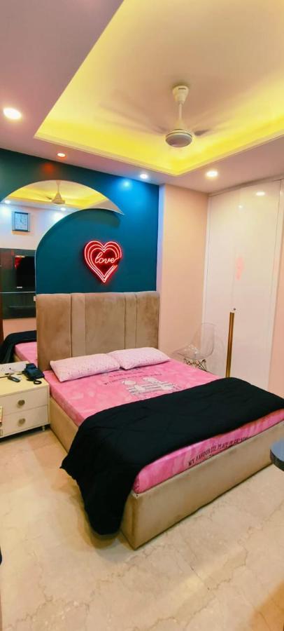 Vinanda Home Stay New Delhi Bagian luar foto