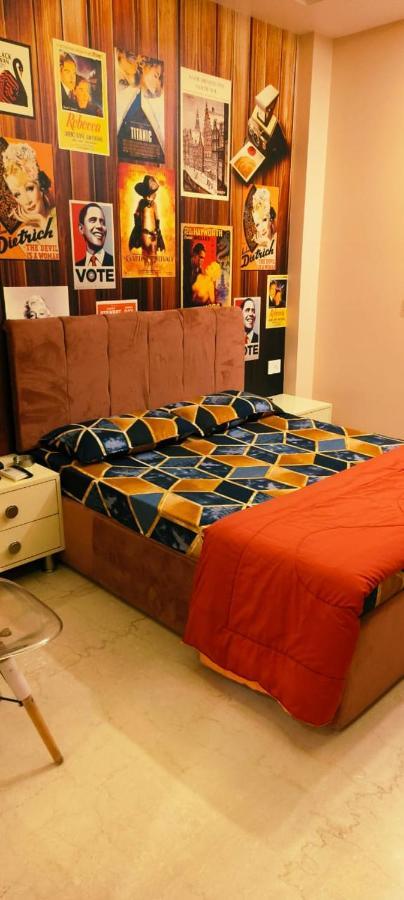 Vinanda Home Stay New Delhi Bagian luar foto