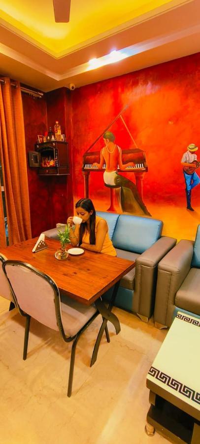 Vinanda Home Stay New Delhi Bagian luar foto