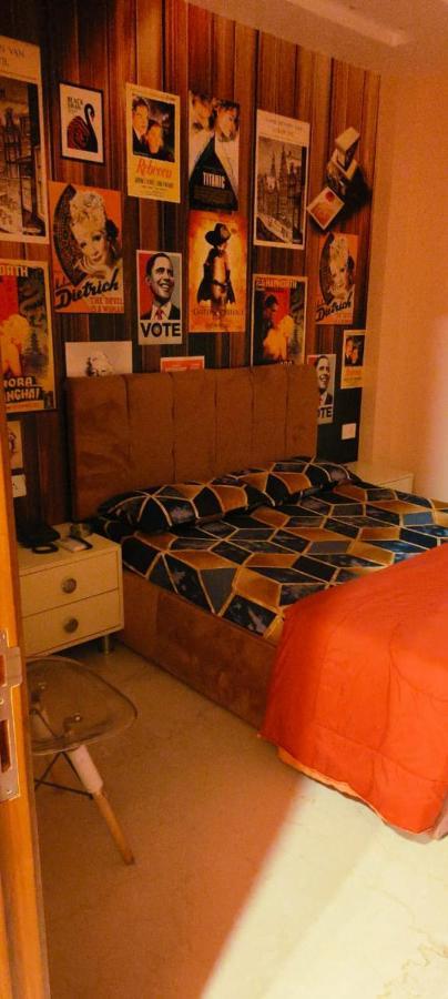 Vinanda Home Stay New Delhi Bagian luar foto